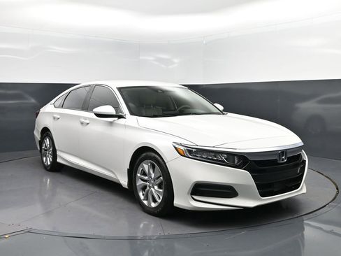 Used 2019 Honda Accord LX image 9