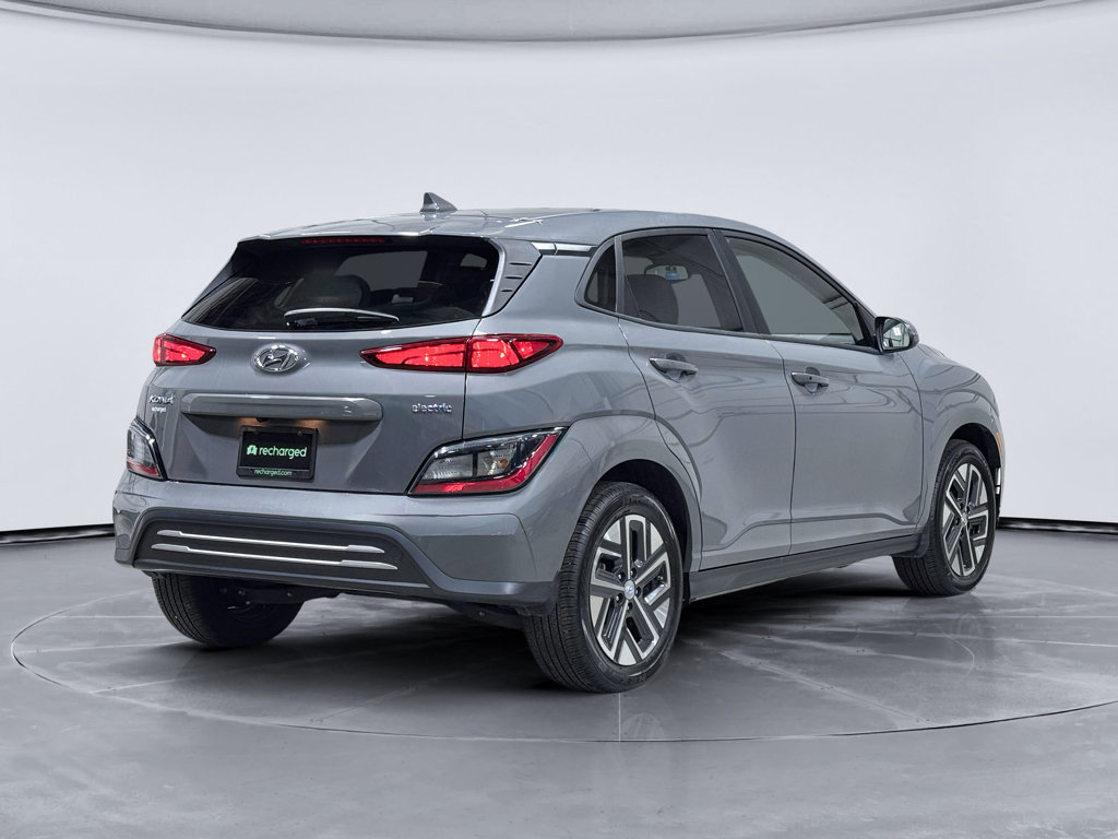 Used 2023 Hyundai Kona SE FWD image 3