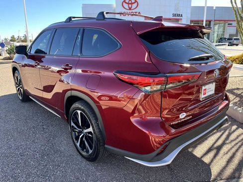 Used 2022 Toyota Highlander XSE image 3
