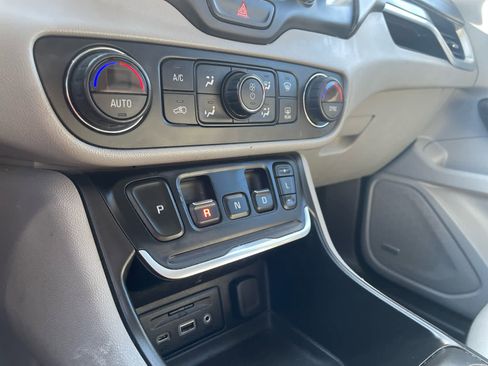 Used 2018 GMC Terrain SLT w/ Preferred Package image 27