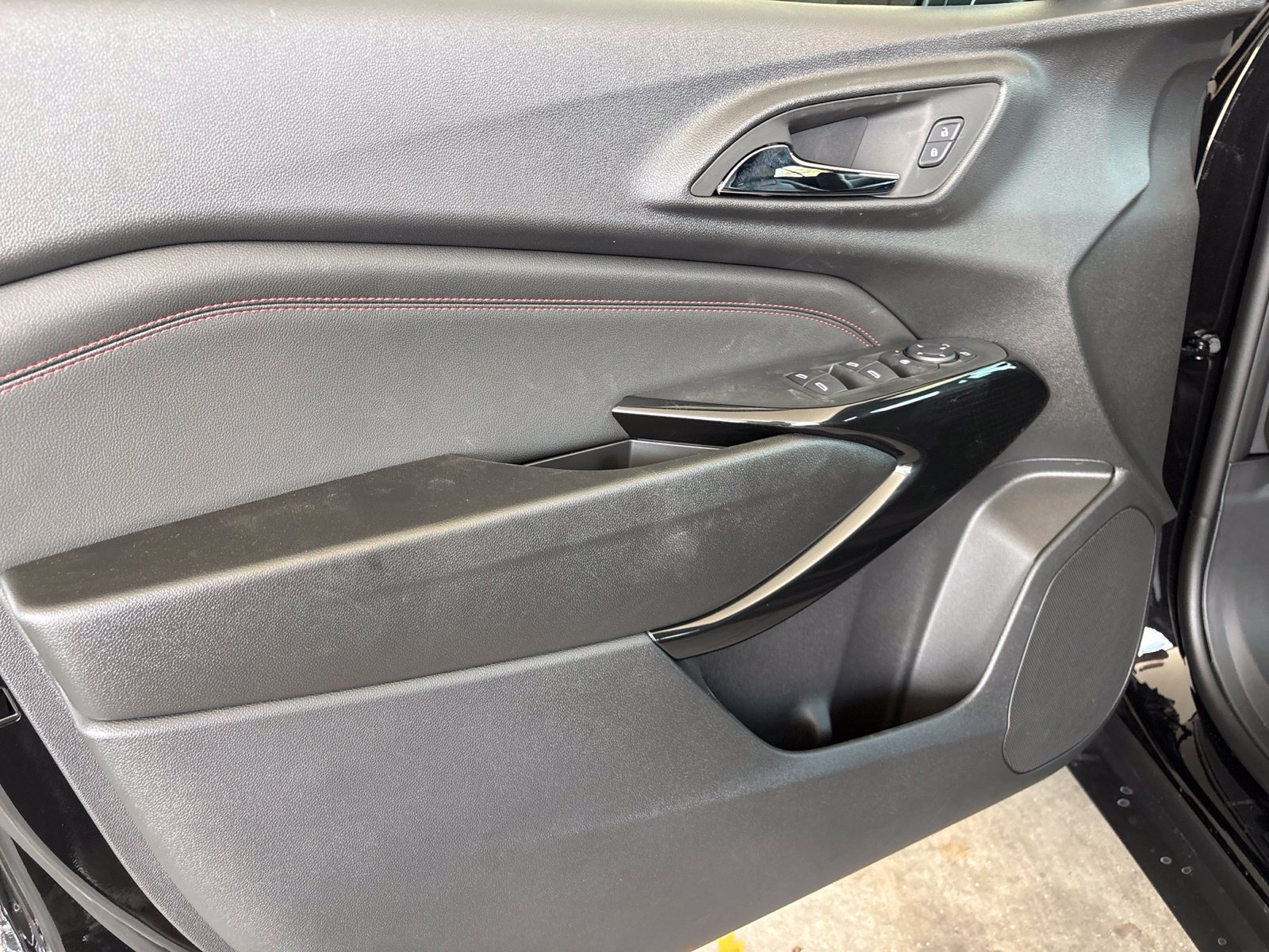 New 2026 Chevrolet Trax RS w/ Driver Confidence Package FWD image 10