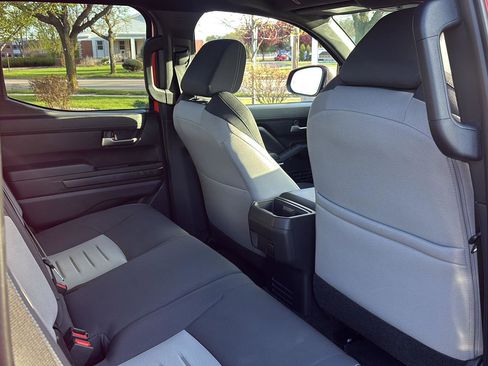 Used 2024 Toyota Tacoma TRD Sport AWD/4WD image 18