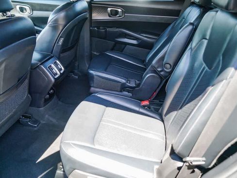 Certified 2023 Kia Sorento EX FWD image 17