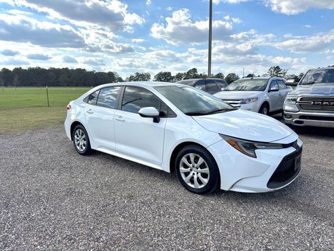 Used 2021 Toyota Corolla LE FWD image 7