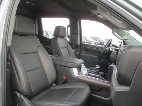 Used 2024 GMC Sierra 1500 SLT w/ SLT Premium Package image 21