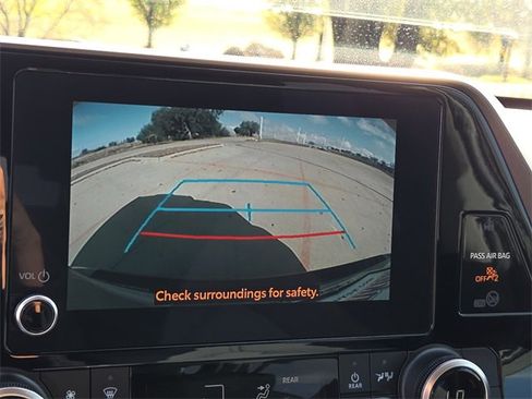 Used 2023 Toyota Highlander L image 20