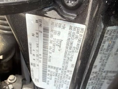 Used 2015 Ford Focus SE w/ Equipment Group 201A FWD image 4