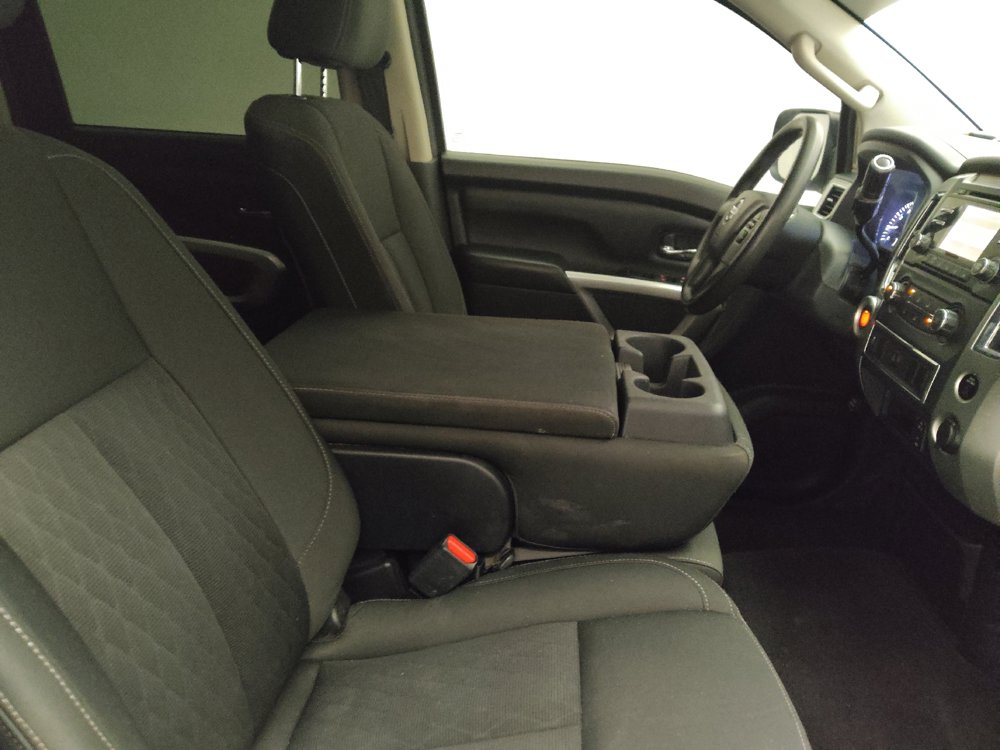 Used 2017 Nissan Titan SV RWD image 21