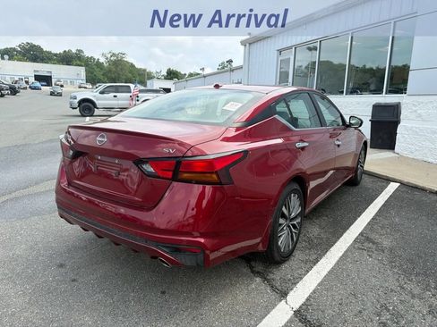Used 2024 Nissan Altima 2.5 SV w/ SV Premium Package FWD image 7