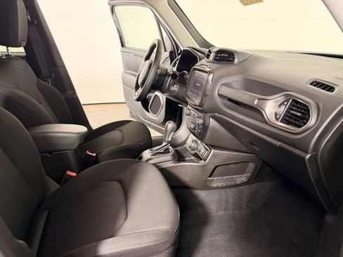 Certified 2023 Jeep Renegade Latitude image 34
