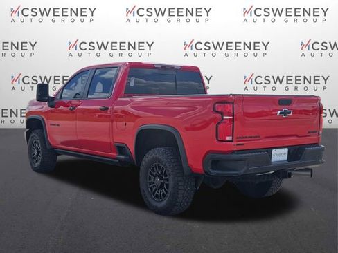 Used 2024 Chevrolet Silverado 2500 ZR2 w/ Technology Package image 3
