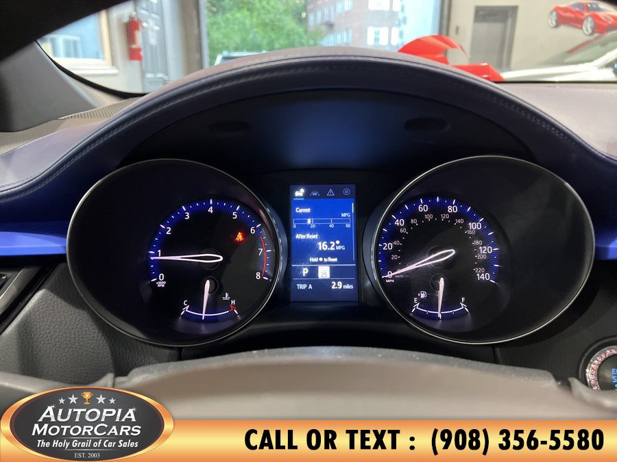 Used 2022 Toyota C-HR XLE FWD image 23