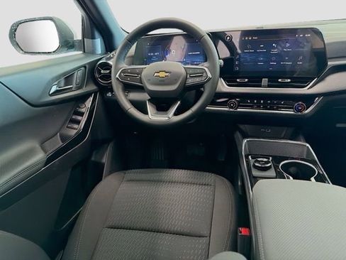 New 2026 Chevrolet Equinox LT image 4