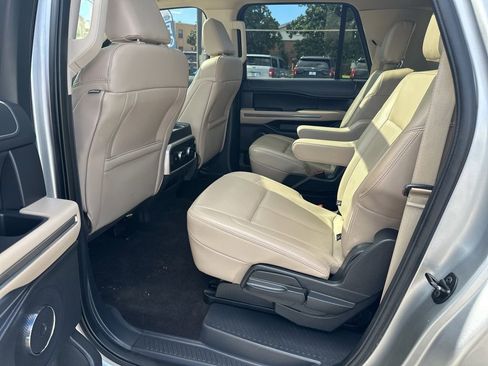 Used 2023 Ford Expedition Max XLT image 40