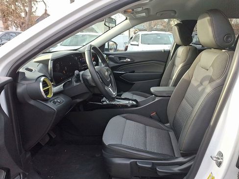 Used 2024 Chevrolet Trax LT w/ Driver Confidence Package image 13