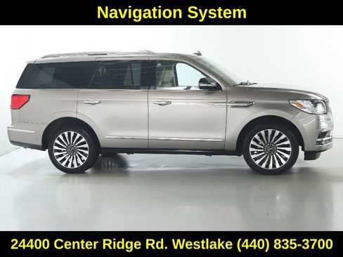 Used 2019 Lincoln Navigator Reserve AWD/4WD image 11