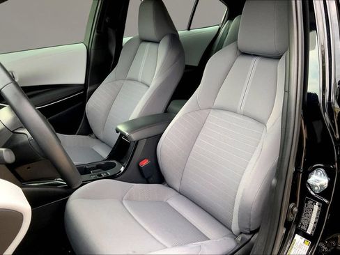 Used 2025 Toyota Corolla SE FWD image 23