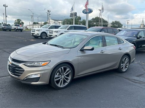 Used 2024 Chevrolet Malibu LT image 2