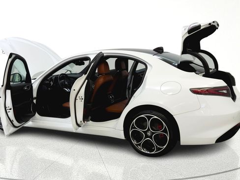 Used 2023 Alfa Romeo Giulia Ti w/ Active Assist Plus Package AWD/4WD image 12