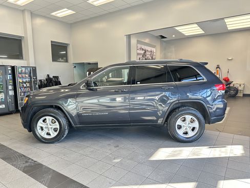 Used 2015 Jeep Grand Cherokee Laredo w/ Quick Order Package 23E image 3