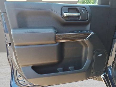 Used 2022 Chevrolet Silverado 1500 LT Trail Boss w/ Convenience Package II AWD/4WD image 14