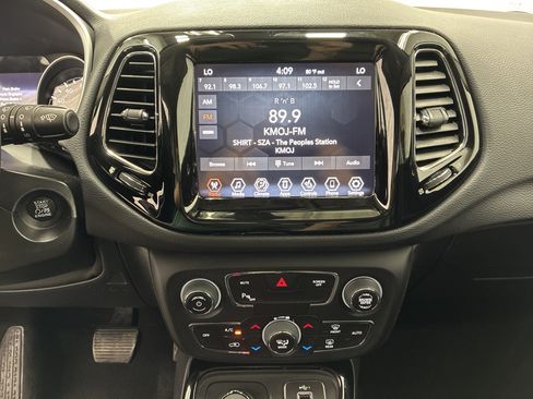 Used 2019 Jeep Compass Limited w/ Safety & Security Group AWD/4WD image 23