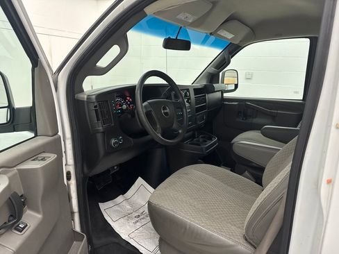 Used 2019 GMC Savana 2500 Extended RWD image 13