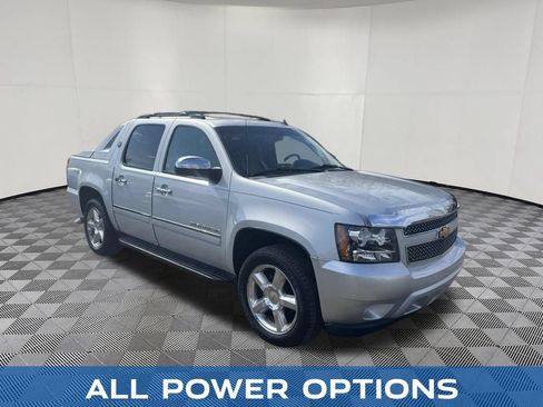 Used 2013 Chevrolet Avalanche LTZ AWD/4WD image 3