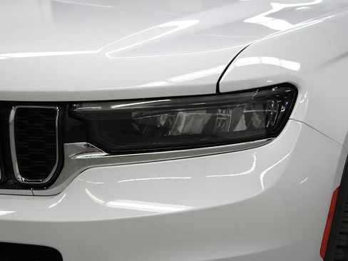 Certified 2022 Jeep Grand Cherokee L Limited AWD/4WD image 47