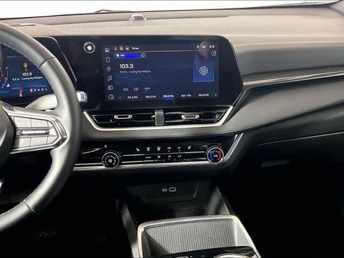 Used 2025 Chevrolet Equinox LT image 5