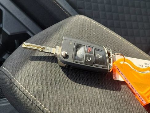 Used 2021 Volkswagen Tiguan S FWD image 25