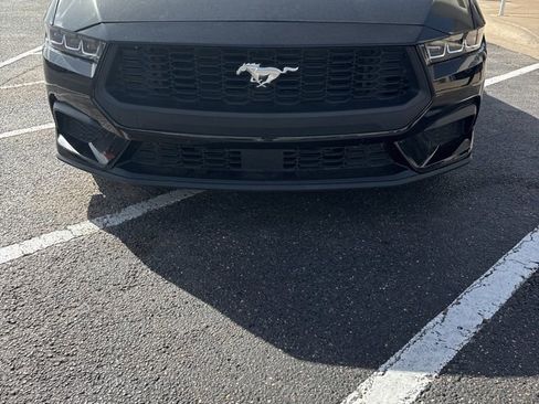 Used 2024 Ford Mustang Coupe image 6