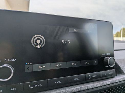 Certified 2025 Honda CR-V EX image 18