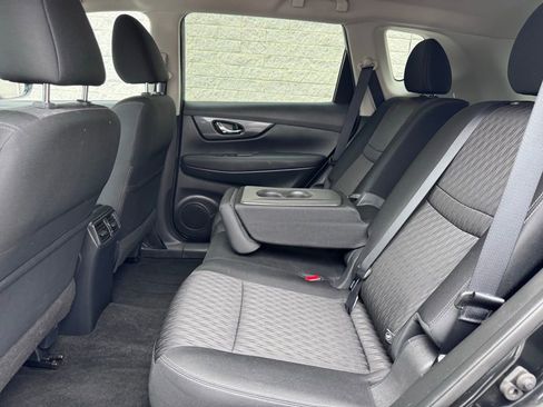 Used 2018 Nissan Rogue SV w/ Premium Package image 22