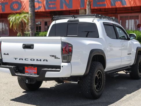 Used 2021 Toyota Tacoma TRD Off-Road w/ Technology Package AWD/4WD image 9