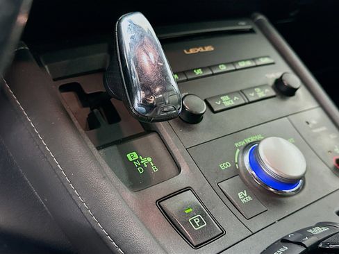 Used 2012 Lexus CT 200h image 25