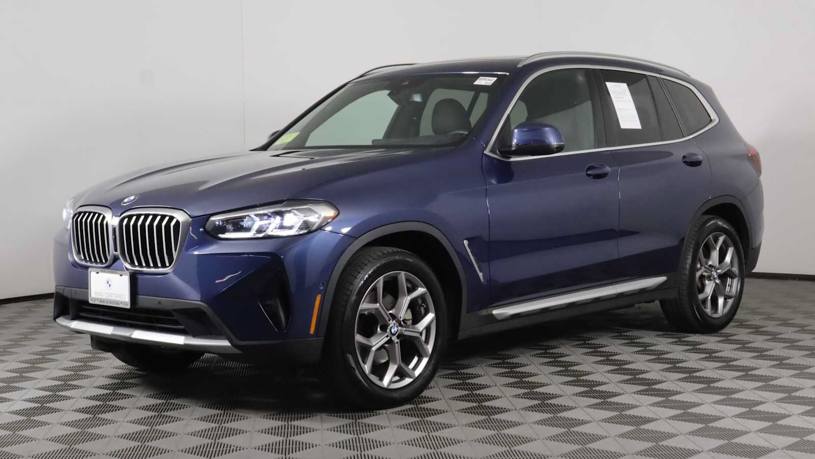 Used 2024 BMW X3 xDrive30i w/ Premium Package AWD/4WD image 3