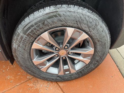 New 2025 Chevrolet Equinox LT w/ Safety and Technology Package image 10