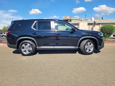 New 2025 Honda Pilot EX-L image 4