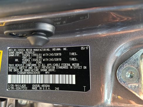 Used 2017 Toyota Highlander Limited Platinum w/ Carpet Mat Package AWD/4WD image 38