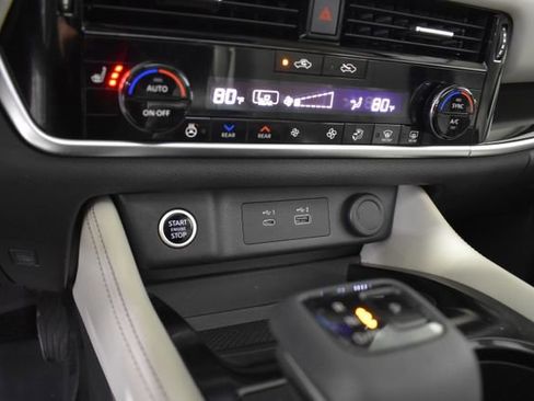 Certified 2023 Nissan Rogue SL w/ SL Premium Package image 18