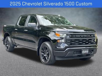 New 2025 Chevrolet Silverado 1500 Custom w/ LPO, Dark Essentials Package