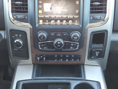 Used 2014 RAM 2500 Laramie w/ Convenience Group image 18