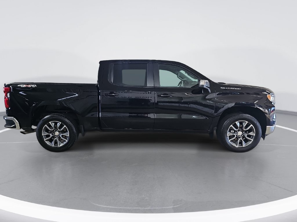 Used 2024 Chevrolet Silverado 1500 LT AWD/4WD image 2