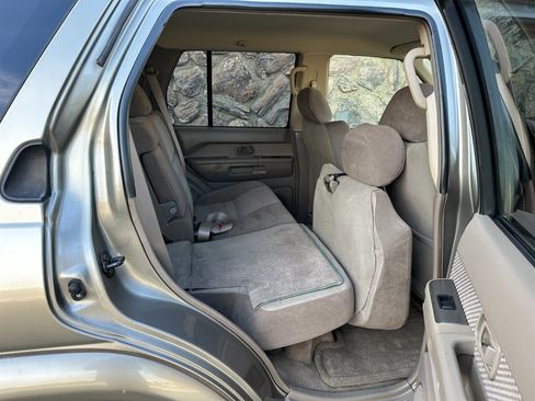 Used 2004 Nissan Pathfinder SE image 34