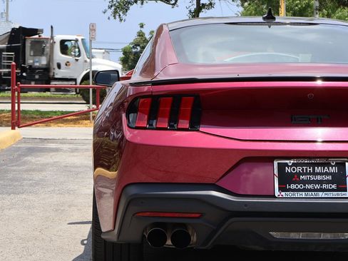 Used 2025 Ford Mustang GT Premium RWD image 15