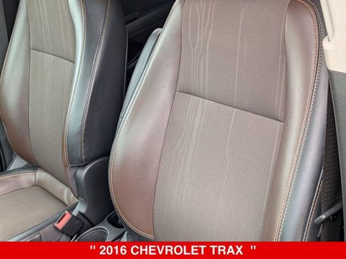Used 2016 Chevrolet Trax LT w/ LT Sun and Sound Package AWD/4WD image 15