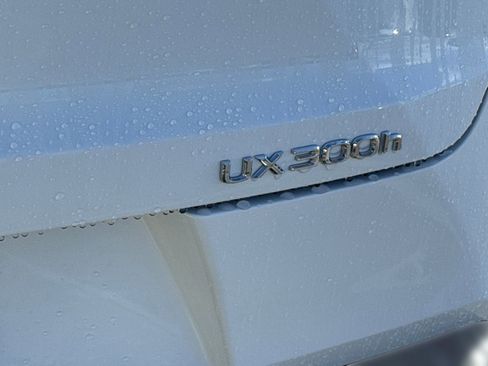 New 2026 Lexus UX 300h FWD image 18