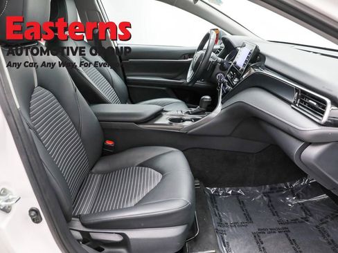 Used 2024 Toyota Camry SE image 32