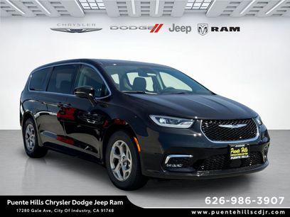 New 2024 Chrysler Pacifica Limited